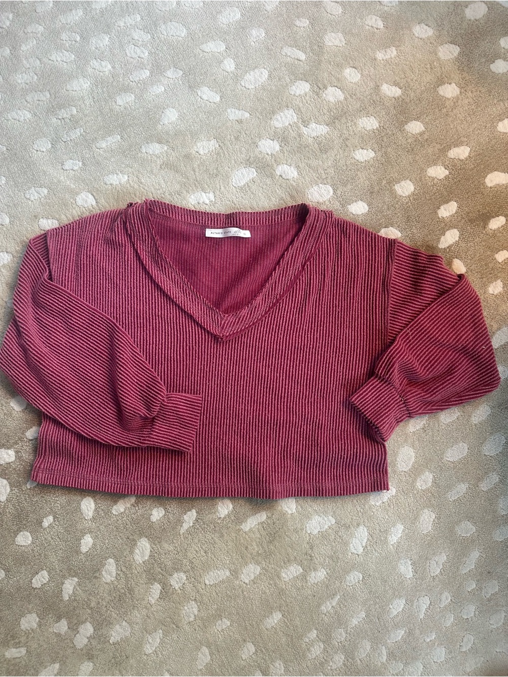 Altar'd State Ribbed V-Neck Cropped Sweater in Berry